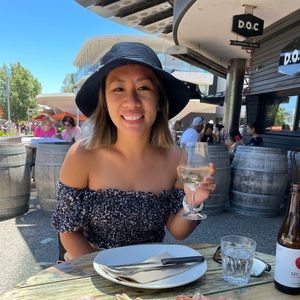 Meet your Posher, Sharon